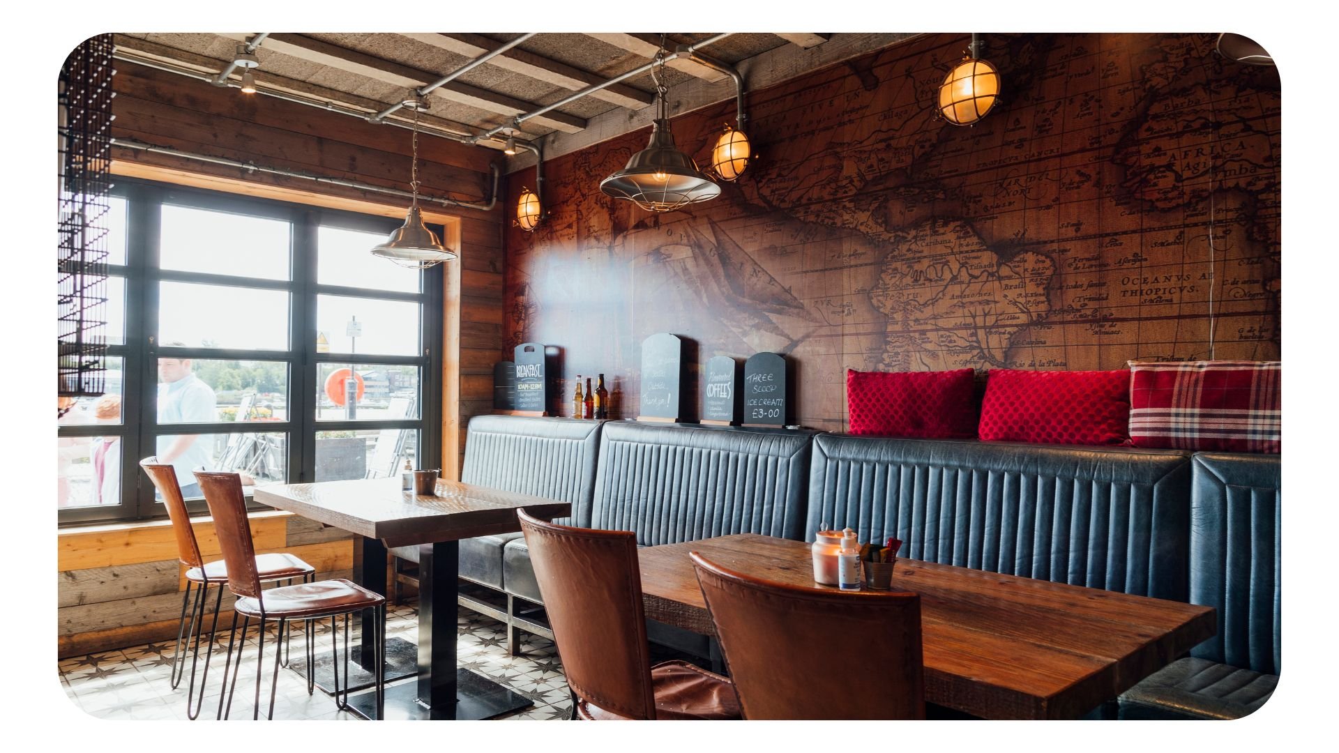 Photo of an empty restaurant