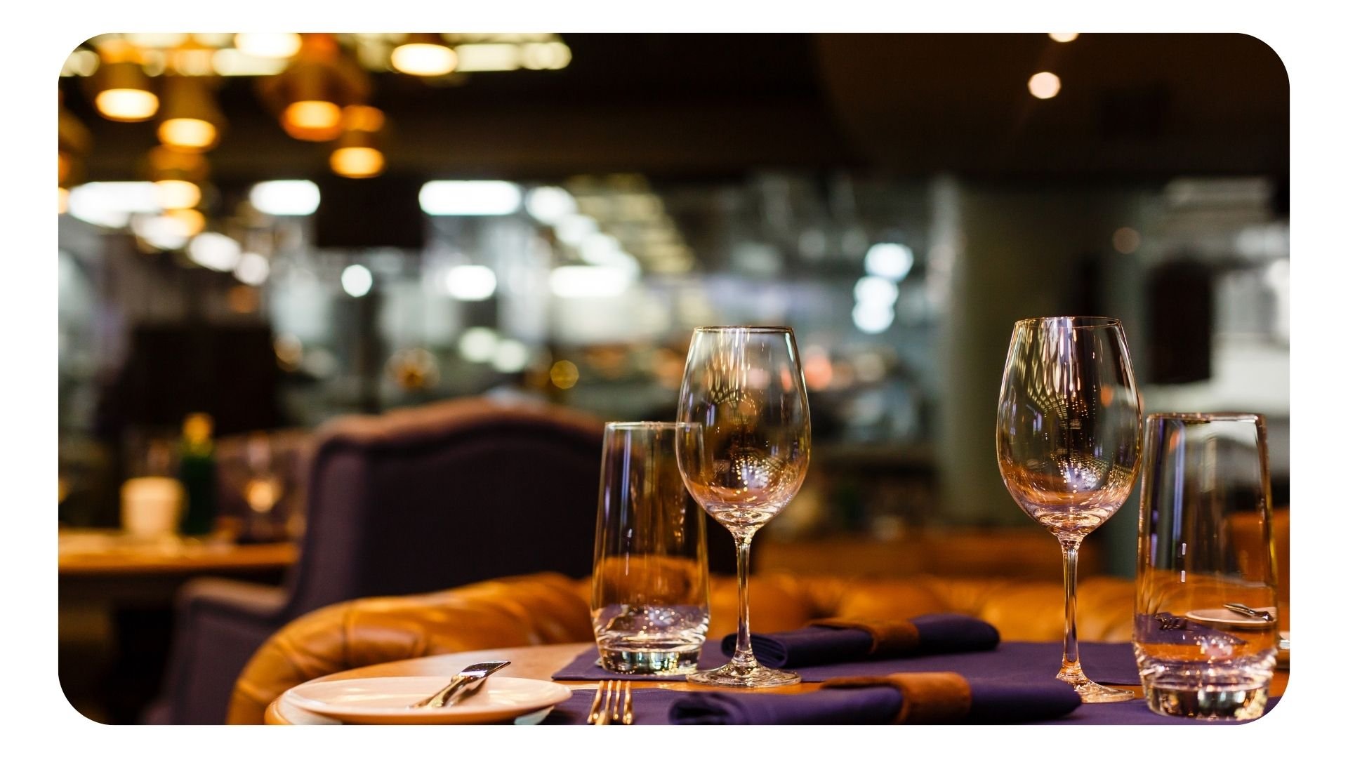 Empty table in restaurant